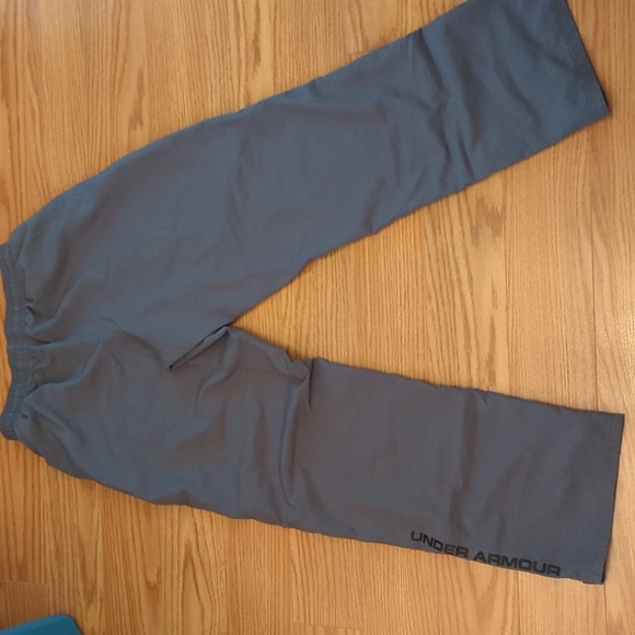 Under Armour| Track Pant - Picture 3 of 4